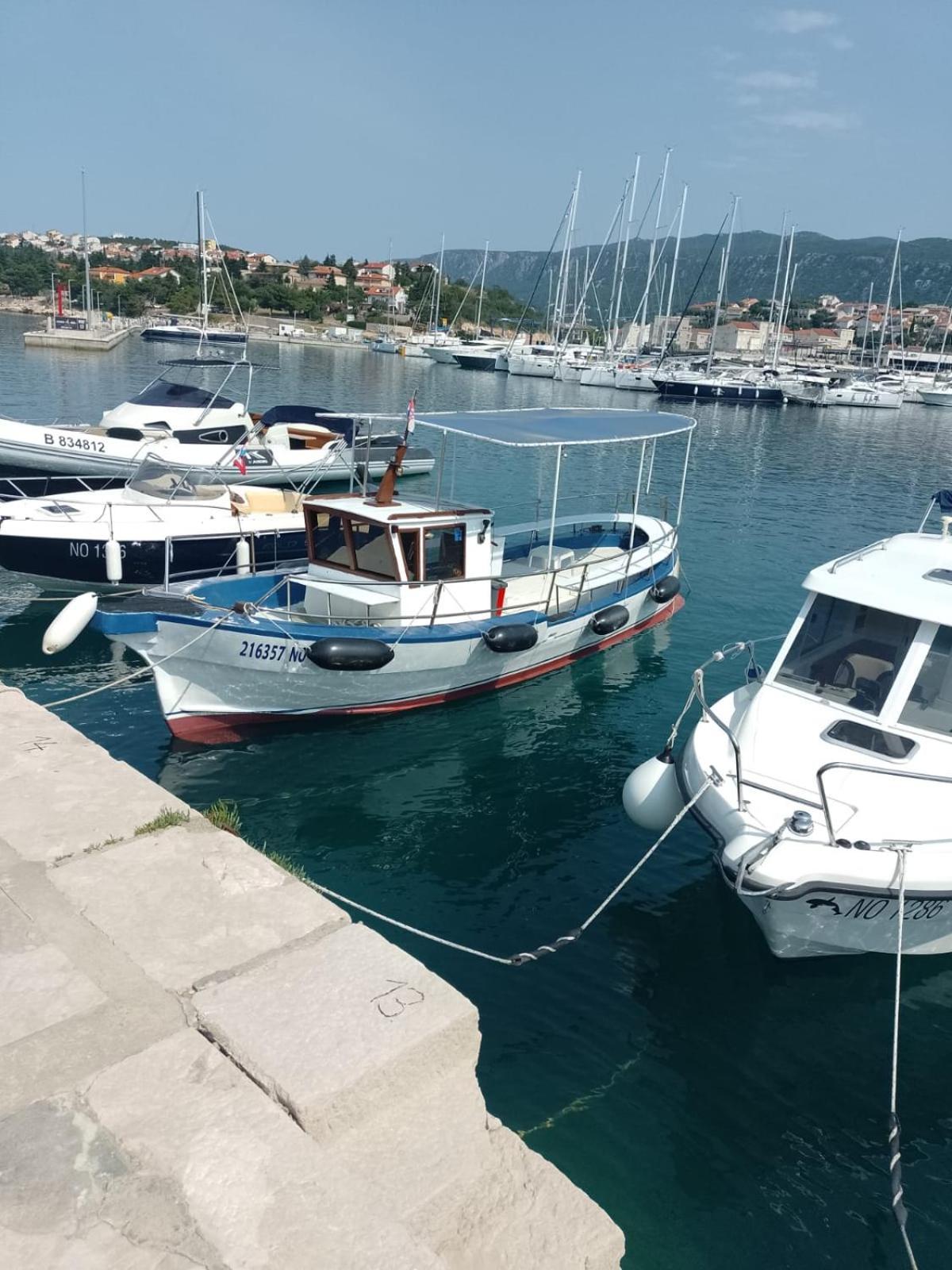 Holiday Home Domi Novi Vinodolski Rom bilde